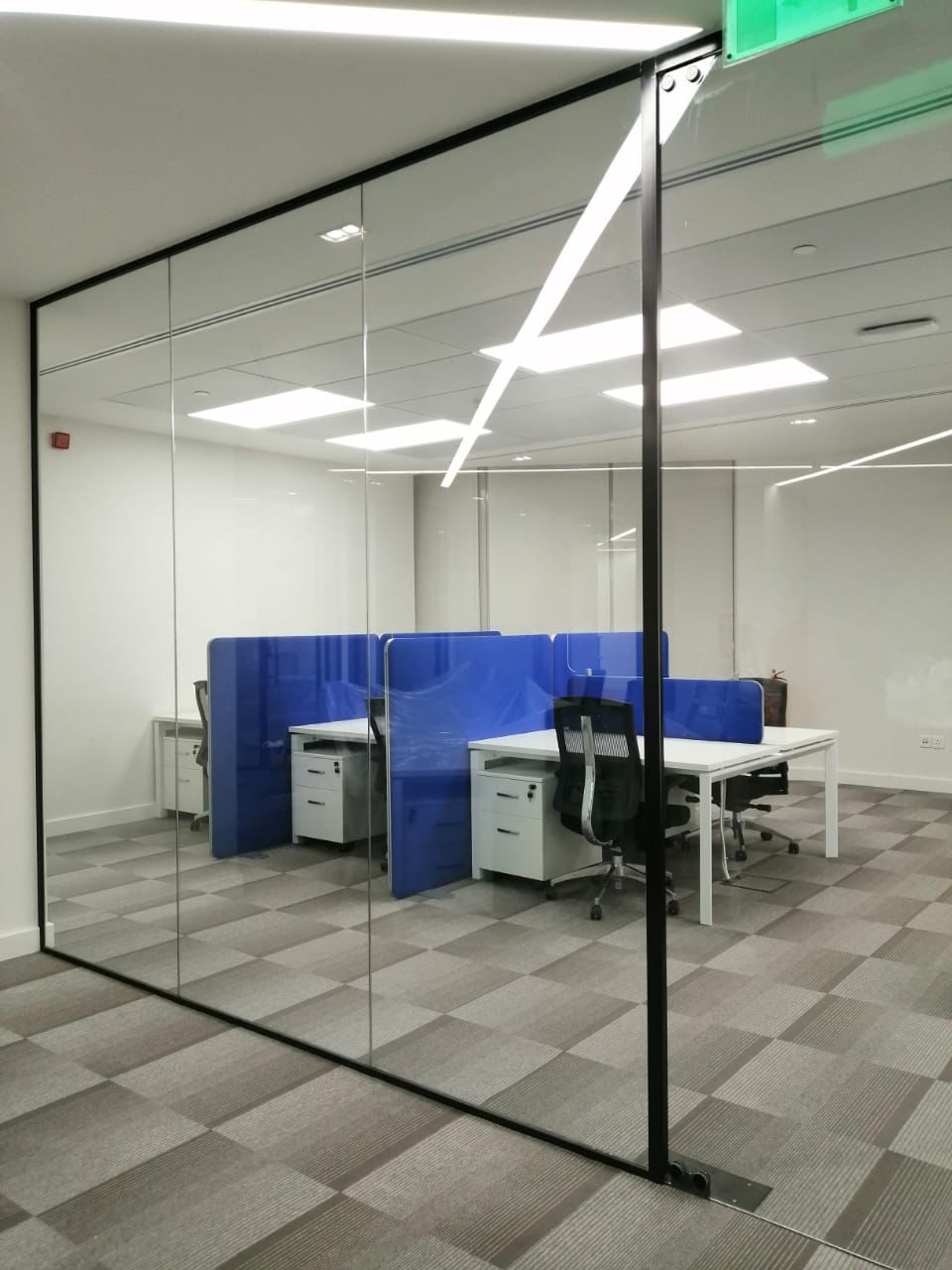 Double Glass Partition
